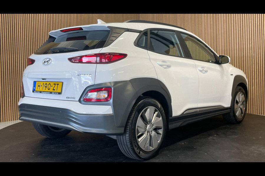 Hyundai Kona EV Comfort 64 kWh|FACELIFT|3-FASE|ACC|CAMERA|CARPLAY|NAVI|NL- AUTO|NAP|INCL. BTW|1e EIG.|