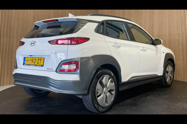 Hyundai Kona EV Comfort 64 kWh|FACELIFT|3-FASE|ACC|CAMERA|CARPLAY|NAVI|NL- AUTO|NAP|INCL. BTW|1e EIG.|