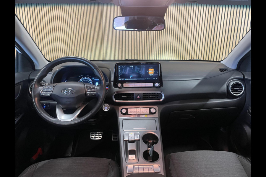 Hyundai Kona EV Comfort 64 kWh|FACELIFT|3-FASE|ACC|CAMERA|CARPLAY|NAVI|NL- AUTO|NAP|INCL. BTW|1e EIG.|