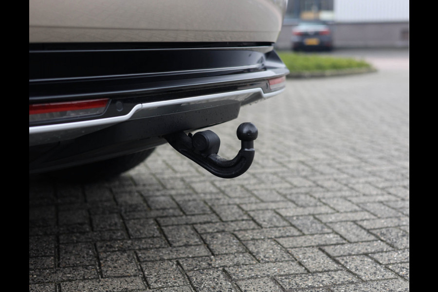 Land Rover Range Rover P550e Autobiography | 23Inch SV - Meridian Signature