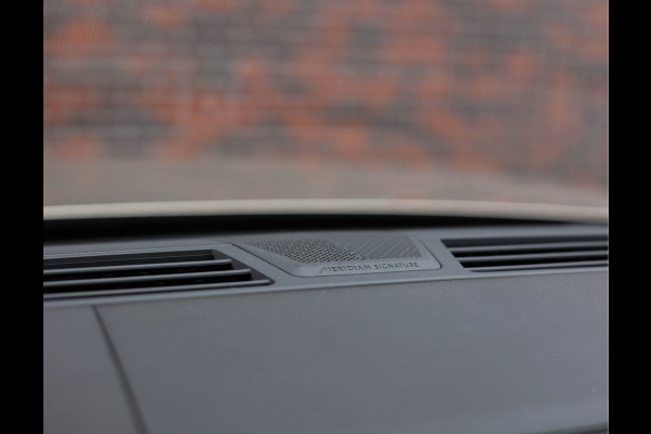 Land Rover Range Rover P550e Autobiography | 23Inch SV - Meridian Signature