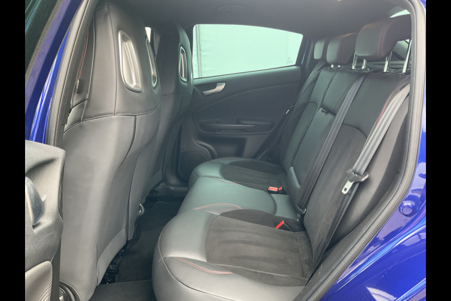 Alfa Romeo Giulietta 1.750 Turbo 241pk Veloce Automaat Carbon Carplay Sport-Stoelen Nav/Cruise Voll.Onderhouden!