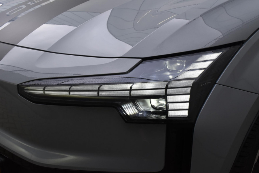 Volvo EX30 272PK Ext. Range Core / Adaptieve Cruise Control/ Climate Pack / Extra getint glas / Dodehoek Detectie / Parkeersensoren/ Achteruitrijcamera/ Warmtepomp/ Google Services/