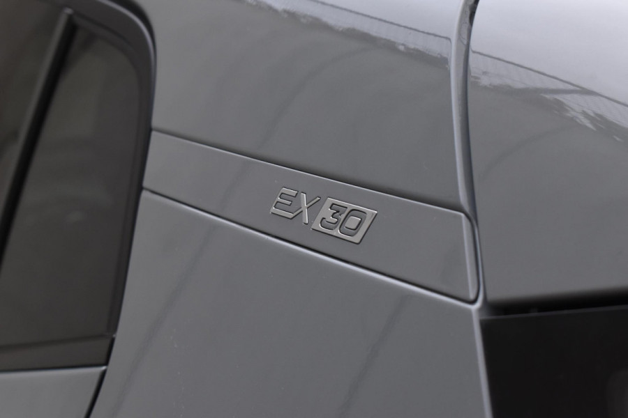 Volvo EX30 272PK Ext. Range Core / Adaptieve Cruise Control/ Climate Pack / Extra getint glas / Dodehoek Detectie / Parkeersensoren/ Achteruitrijcamera/ Warmtepomp/ Google Services/