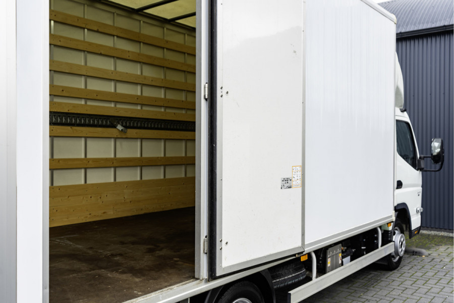 FUSO Canter 3C15 | Bakwagen met laadklep | Automaat | 1000KG Laadklep | Airco