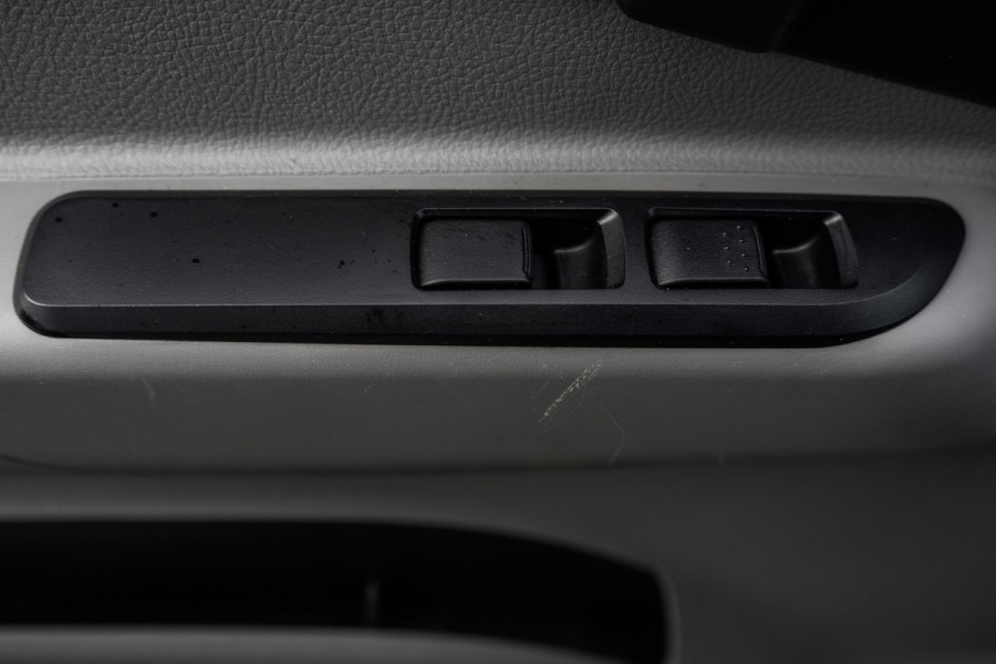 FUSO Canter 3C15 | Bakwagen met laadklep | Automaat | 1000KG Laadklep | Airco