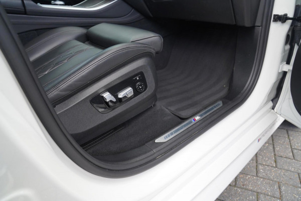BMW X5 XDrive40i High Executive 7p. | Dealer onderhouden | Luxe leder | AdaptieveCruise | Lane Assist | LED | Starlight | 7 zitter