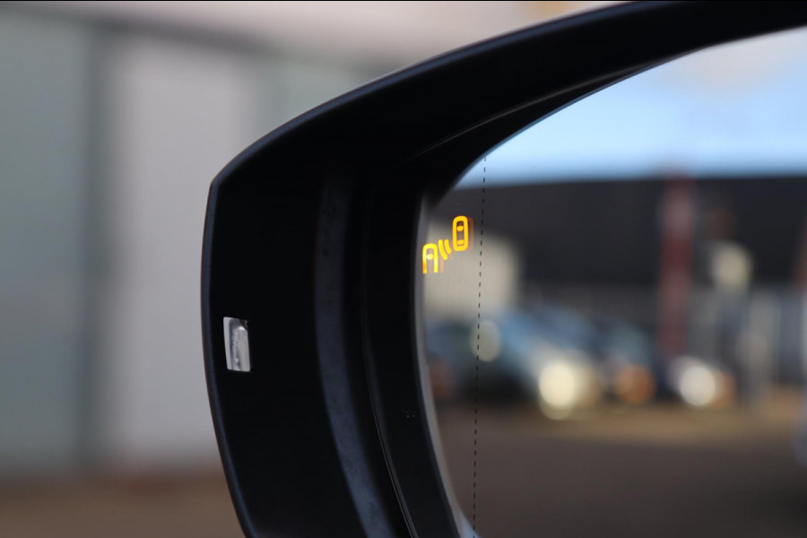 Volkswagen T-Roc 1.5 TSI R-Line / VIRTUAL / CAMERA / ACC / CARPLAY / STOELVERW