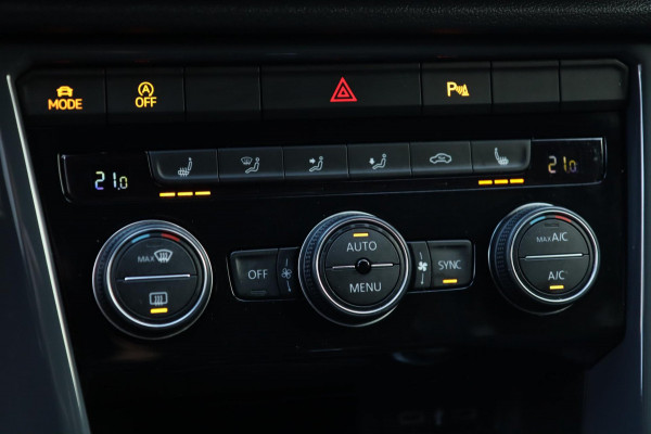 Volkswagen T-Roc 1.5 TSI R-Line / VIRTUAL / CAMERA / ACC / CARPLAY / STOELVERW