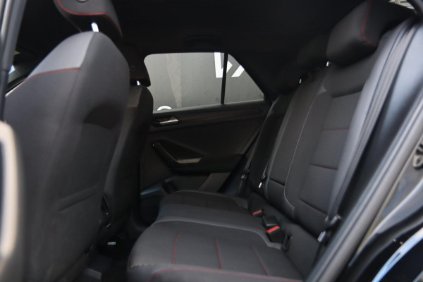 Volkswagen T-Roc 1.5 TSI R-Line / VIRTUAL / CAMERA / ACC / CARPLAY / STOELVERW