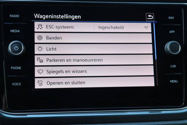 Volkswagen T-Roc 1.5 TSI R-Line / VIRTUAL / CAMERA / ACC / CARPLAY / STOELVERW