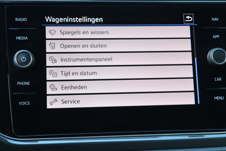 Volkswagen T-Roc 1.5 TSI R-Line / VIRTUAL / CAMERA / ACC / CARPLAY / STOELVERW