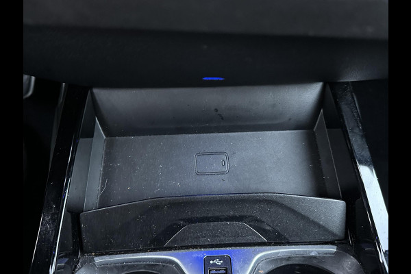 BMW 1-serie 118i Executive Edition M SPORT | HARMAN & KARDON | ELEKTRISCHE ACHTERKLEP | CAMERA | ADAPTIVE CRUISE CONTROL | STOEL- & STUURVERWARMING | HEAD-UP | 19 INCH | INDIVIDUAL KLEUR STORM BAY METALLIC BOMVOL OPTIES