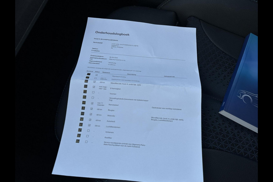 BMW 1-serie 118i Executive Edition M SPORT | HARMAN & KARDON | ELEKTRISCHE ACHTERKLEP | CAMERA | ADAPTIVE CRUISE CONTROL | STOEL- & STUURVERWARMING | HEAD-UP | 19 INCH | INDIVIDUAL KLEUR STORM BAY METALLIC BOMVOL OPTIES