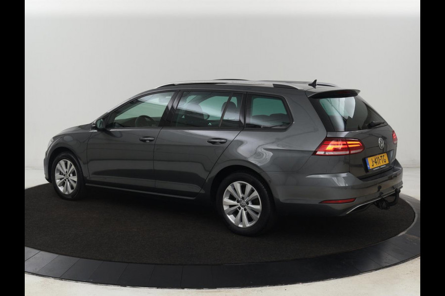 Volkswagen Golf 1.0 TSI Comfortline Business | Panoramadak | Trekhaak | Stoelverwarming | Full LED | Camera | Park Assist | Carplay | Navigatie | Adaptive cruise | DAB | Massage | Climate control