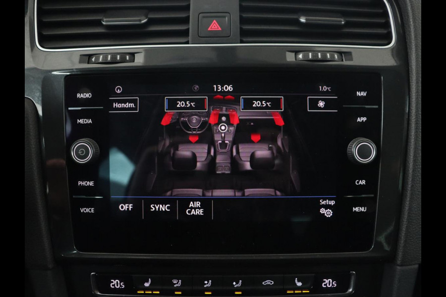 Volkswagen Golf 1.0 TSI Comfortline Business | Panoramadak | Trekhaak | Stoelverwarming | Full LED | Camera | Park Assist | Carplay | Navigatie | Adaptive cruise | DAB | Massage | Climate control