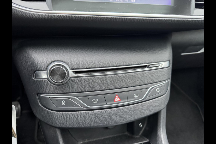 Peugeot 308 1.2 PureTech Blue Lion | Panoramadak | Navigatie | Lichtmetalen Velgen | Parkeersensoren |