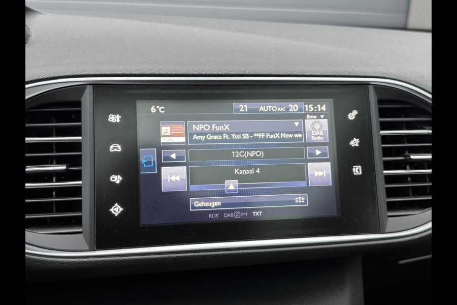 Peugeot 308 1.2 PureTech Blue Lion | Panoramadak | Navigatie | Lichtmetalen Velgen | Parkeersensoren |