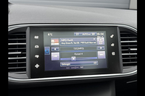 Peugeot 308 1.2 PureTech Blue Lion | Panoramadak | Navigatie | Lichtmetalen Velgen | Parkeersensoren |