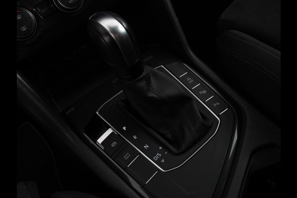 Volkswagen Tiguan Allspace 1.5 TSI DSG Comfortline 7p. | Climate Control | Camera | Parkeer sensoren | Trekhaak | Electrisch bedienbare achterklep | Stoelverwarming