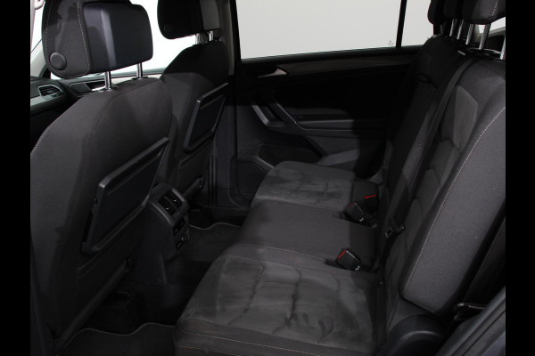 Volkswagen Tiguan Allspace 1.5 TSI DSG Comfortline 7p. | Climate Control | Camera | Parkeer sensoren | Trekhaak | Electrisch bedienbare achterklep | Stoelverwarming