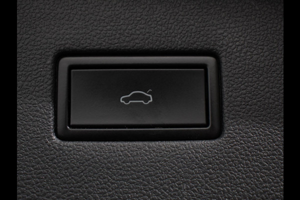 Volkswagen Tiguan Allspace 1.5 TSI DSG Comfortline 7p. | Climate Control | Camera | Parkeer sensoren | Trekhaak | Electrisch bedienbare achterklep | Stoelverwarming