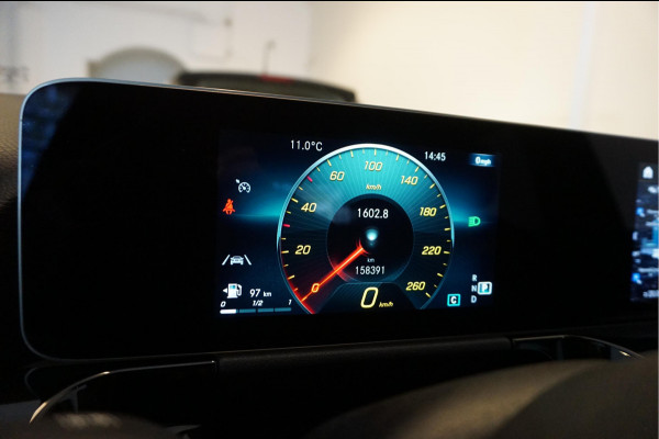 Mercedes-Benz B-Klasse 180 Business Solution Aut7 Night | NAP | Rijkelijk uitgevoerd | Apple Carplay | Camera | Parkeer assistent | Sportinterieur | Cruise + Lane | Sportvelgen | etc