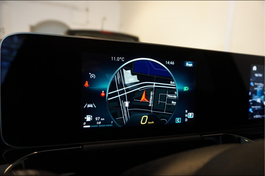 Mercedes-Benz B-Klasse 180 Business Solution Aut7 Night | NAP | Rijkelijk uitgevoerd | Apple Carplay | Camera | Parkeer assistent | Sportinterieur | Cruise + Lane | Sportvelgen | etc