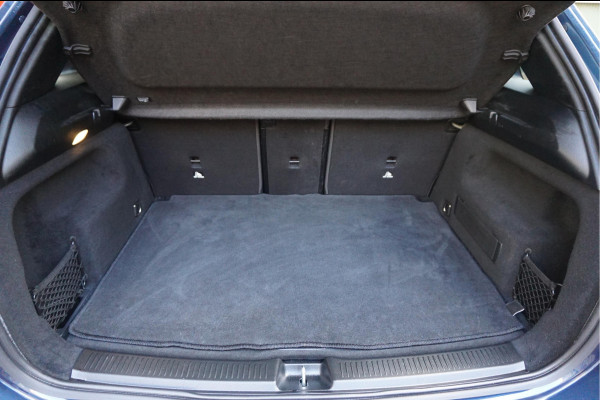 Mercedes-Benz B-Klasse 180 Business Solution Aut7 Night | NAP | Rijkelijk uitgevoerd | Apple Carplay | Camera | Parkeer assistent | Sportinterieur | Cruise + Lane | Sportvelgen | etc