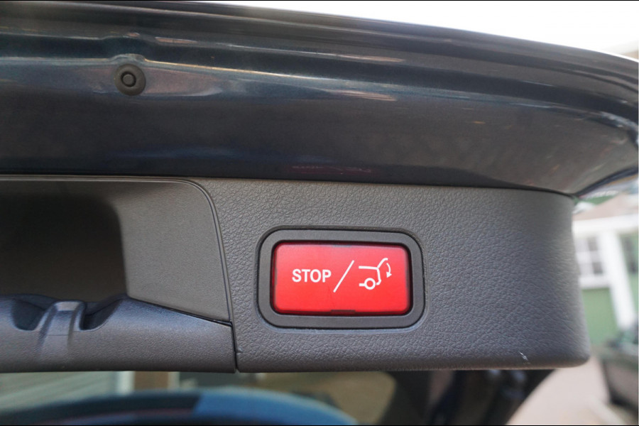 Mercedes-Benz B-Klasse 180 Business Solution Aut7 Night | NAP | Rijkelijk uitgevoerd | Apple Carplay | Camera | Parkeer assistent | Sportinterieur | Cruise + Lane | Sportvelgen | etc