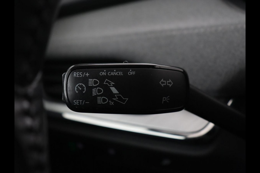 Škoda ENYAQ iV 80 | Trekhaak | Camera | Stuurverwarming | Carplay | Navigatie | 19'' | Full LED | Cruise control | Half leder | Parkeerhulp | Climate control