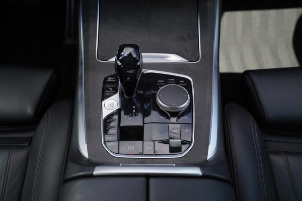 BMW X5 XDrive40i High Executive 7p. | Dealer onderhouden | Luxe leder | AdaptieveCruise | Lane Assist | LED | Starlight | 7 zitter