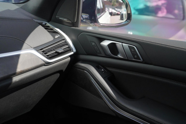 BMW X5 XDrive40i High Executive 7p. | Dealer onderhouden | Luxe leder | AdaptieveCruise | Lane Assist | LED | Starlight | 7 zitter