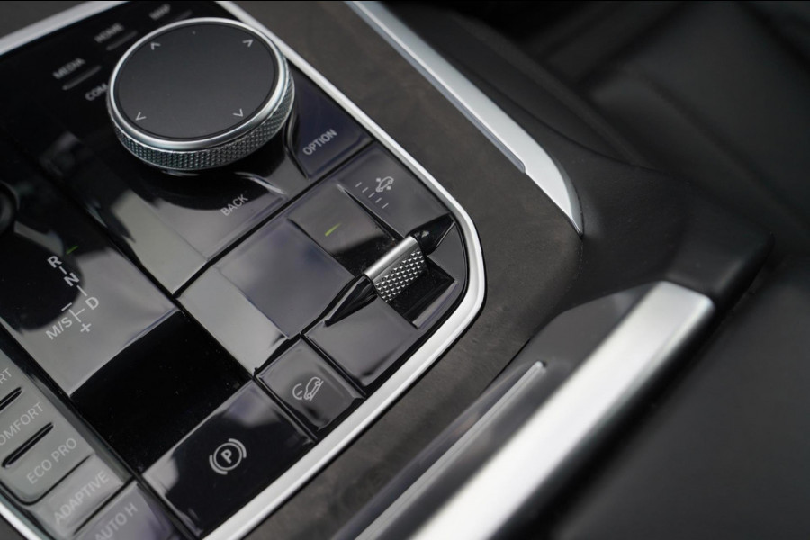 BMW X5 XDrive40i High Executive 7p. | Dealer onderhouden | Luxe leder | AdaptieveCruise | Lane Assist | LED | Starlight | 7 zitter