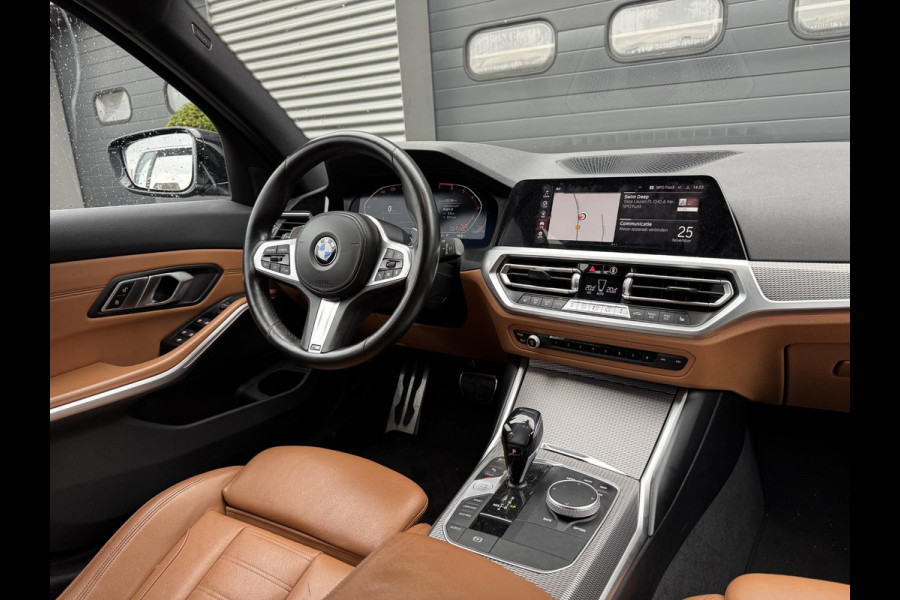 BMW 3 Serie Touring 320i High Executive M-Sport | Camera | Navigatie | DAB | 19 Inch Lichtmetalen Velgen | Lederen Bekleding |