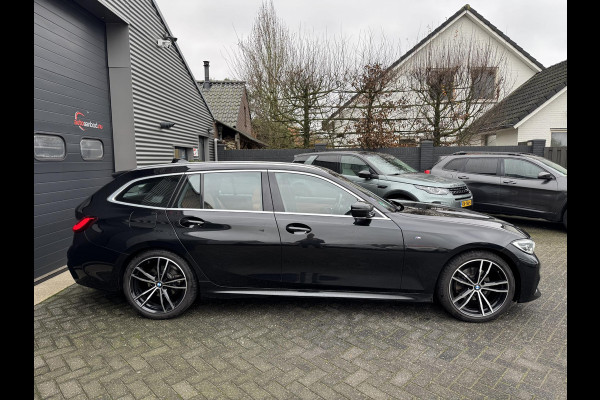 BMW 3 Serie Touring 320i High Executive M-Sport | Camera | Navigatie | DAB | 19 Inch Lichtmetalen Velgen | Lederen Bekleding |