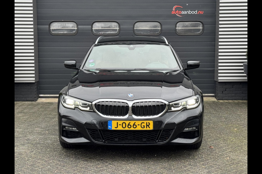 BMW 3 Serie Touring 320i High Executive M-Sport | Camera | Navigatie | DAB | 19 Inch Lichtmetalen Velgen | Lederen Bekleding |
