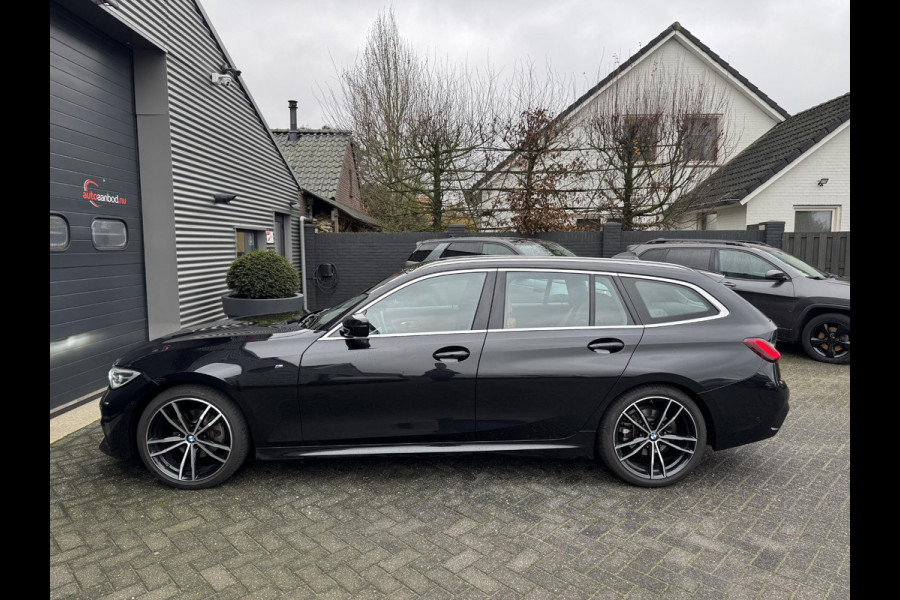 BMW 3 Serie Touring 320i High Executive M-Sport | Camera | Navigatie | DAB | 19 Inch Lichtmetalen Velgen | Lederen Bekleding |