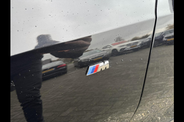 BMW 3 Serie Touring 320i High Executive M-Sport | Camera | Navigatie | DAB | 19 Inch Lichtmetalen Velgen | Lederen Bekleding |