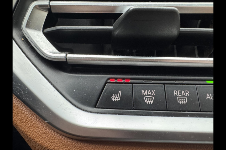 BMW 3 Serie Touring 320i High Executive M-Sport | Camera | Navigatie | DAB | 19 Inch Lichtmetalen Velgen | Lederen Bekleding |