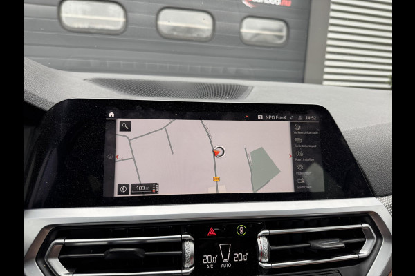 BMW 3 Serie Touring 320i High Executive M-Sport | Camera | Navigatie | DAB | 19 Inch Lichtmetalen Velgen | Lederen Bekleding |