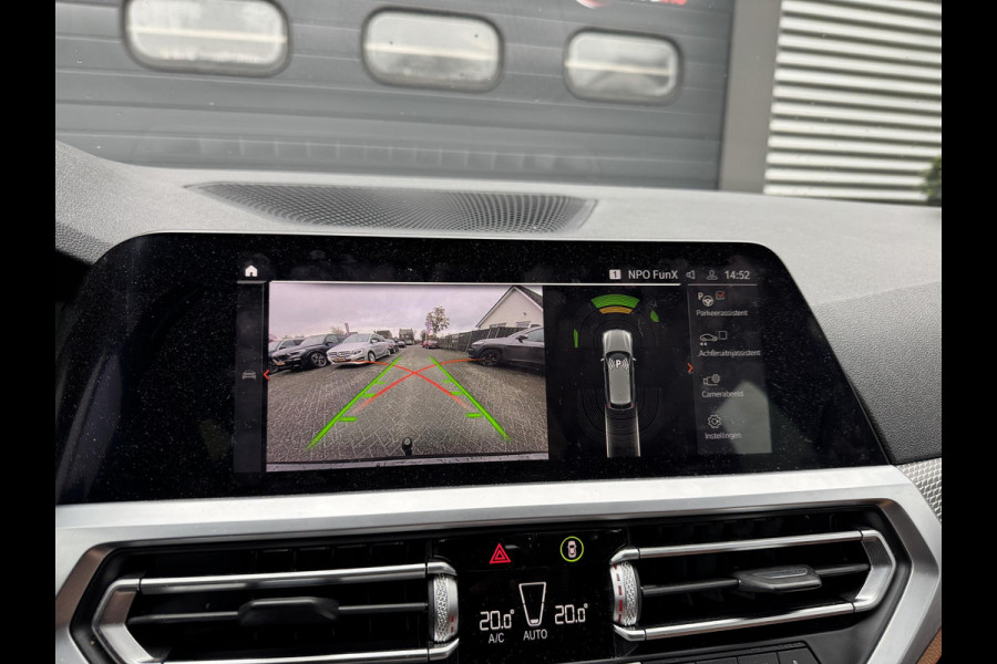 BMW 3 Serie Touring 320i High Executive M-Sport | Camera | Navigatie | DAB | 19 Inch Lichtmetalen Velgen | Lederen Bekleding |