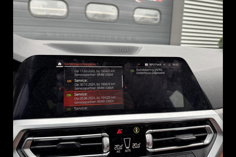 BMW 3 Serie Touring 320i High Executive M-Sport | Camera | Navigatie | DAB | 19 Inch Lichtmetalen Velgen | Lederen Bekleding |