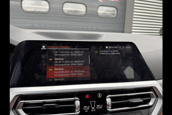 BMW 3 Serie Touring 320i High Executive M-Sport | Camera | Navigatie | DAB | 19 Inch Lichtmetalen Velgen | Lederen Bekleding |