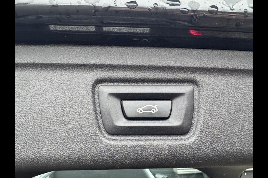 BMW 3 Serie Touring 320i High Executive M-Sport | Camera | Navigatie | DAB | 19 Inch Lichtmetalen Velgen | Lederen Bekleding |