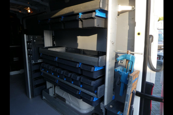 Volkswagen Crafter 35 2.0 TDI L3H2 (L2H1) airco automaat sortimo