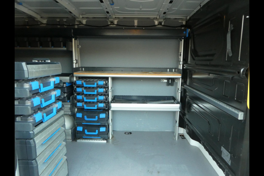 Volkswagen Crafter 35 2.0 TDI L3H2 (L2H1) airco automaat sortimo