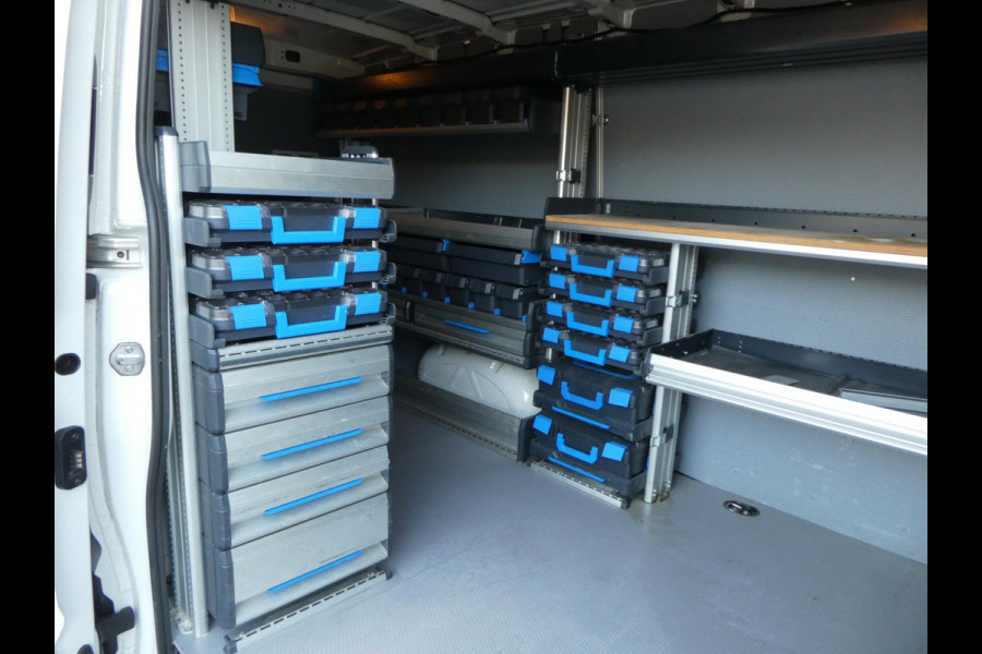 Volkswagen Crafter 35 2.0 TDI L3H2 (L2H1) airco automaat sortimo