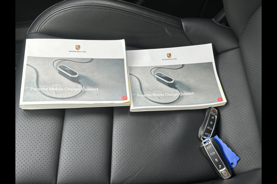 Porsche Taycan Performance 84 kWh BOSE | STUURWIEL+STOELVERWARMING | SPORtCHRONO | ADAPTIVE CRUISE | PORSCHE ONDERHOUDEN |12mnd BOVAG GARANTIE