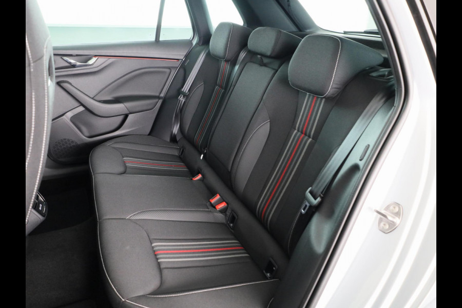 Škoda Kamiq Monte Carlo 1.0 TSI 85 kW / 115 PK SUV 7 versn. DS | Navigatie Pakket | Travel Assist Plus | Mechanisch wegklapbare trekhaak | Winter Pakket | Charging | 18 inch lichtmetalen velgen Ursa Monte Carlo